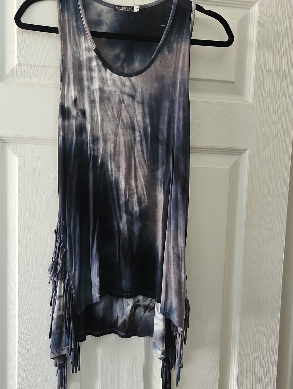 EARTHBOUND Sleeveless Tie-Dye Asymmetrical Top in Black and Gray